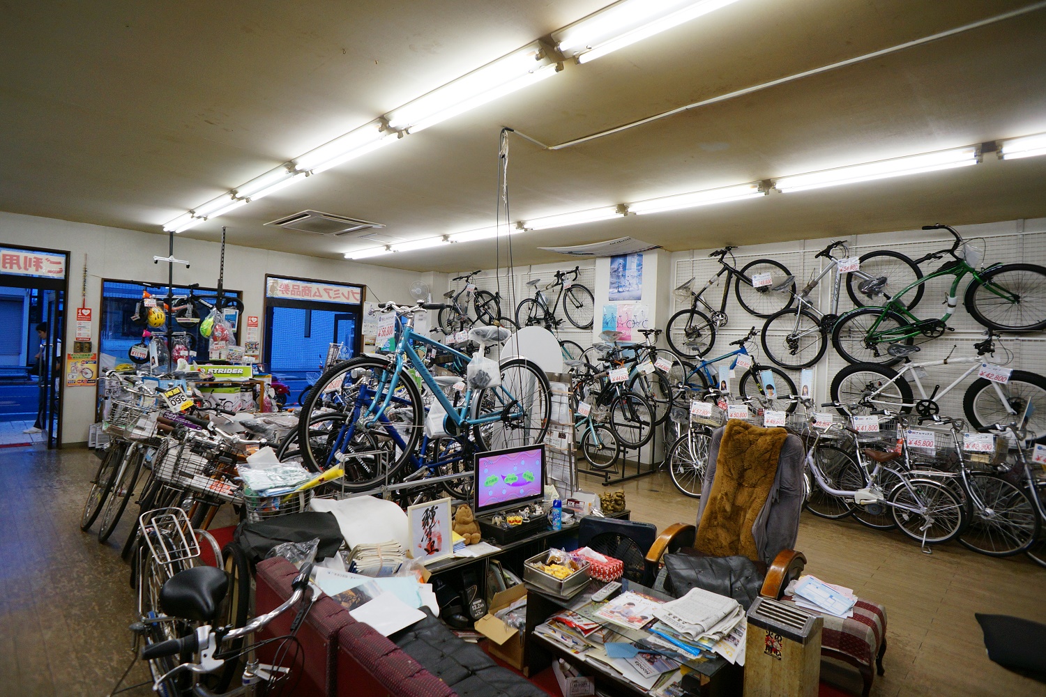 店内2：ハガサイクル