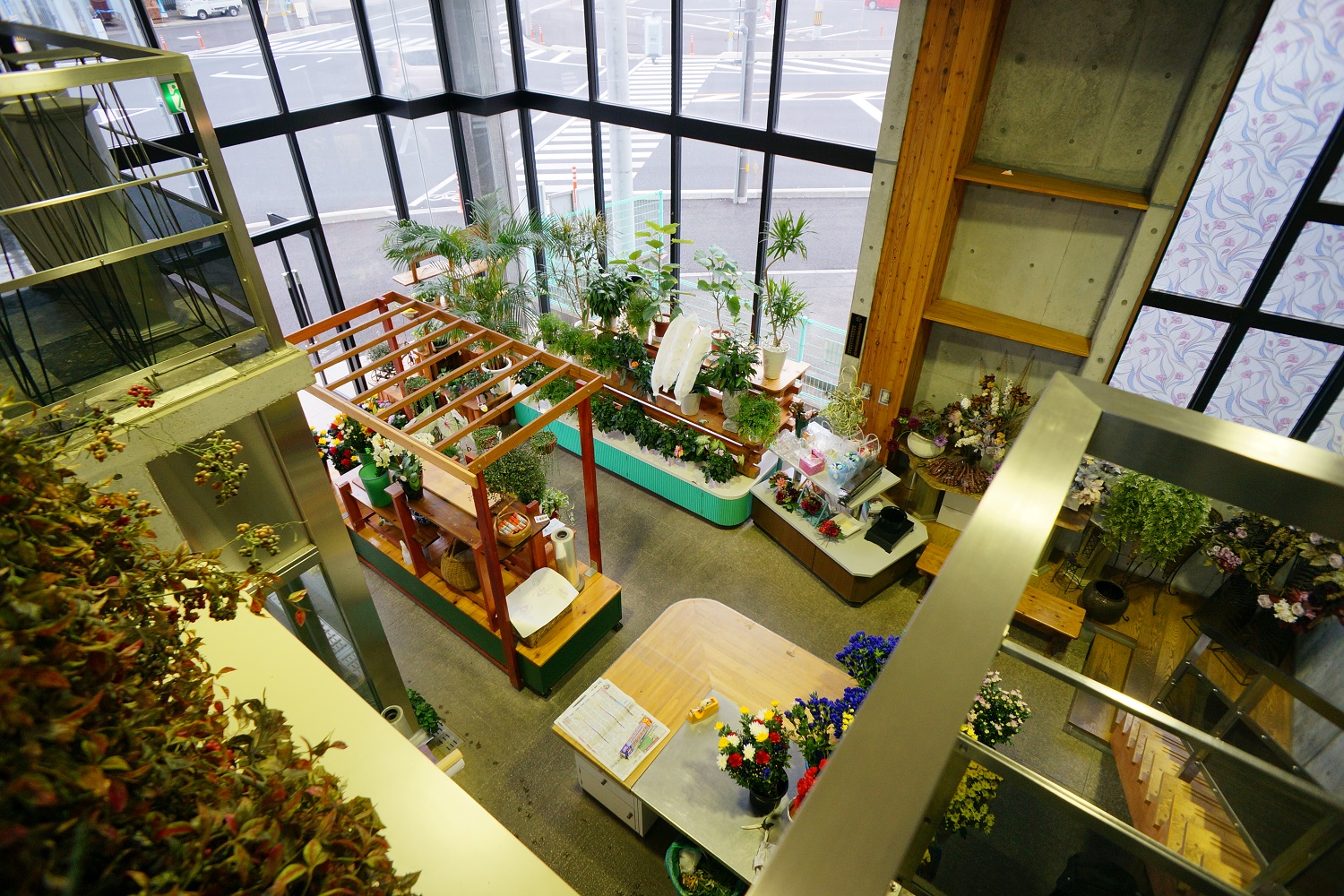 店内5：花の専門店 花しん