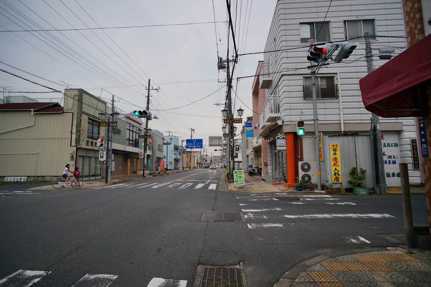 店舗前2：大川商店