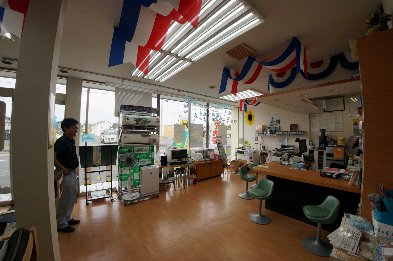 店内2：株式会社ウチダデンキ