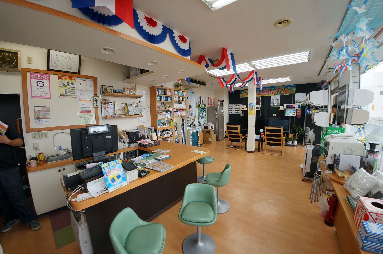 店内3：株式会社ウチダデンキ