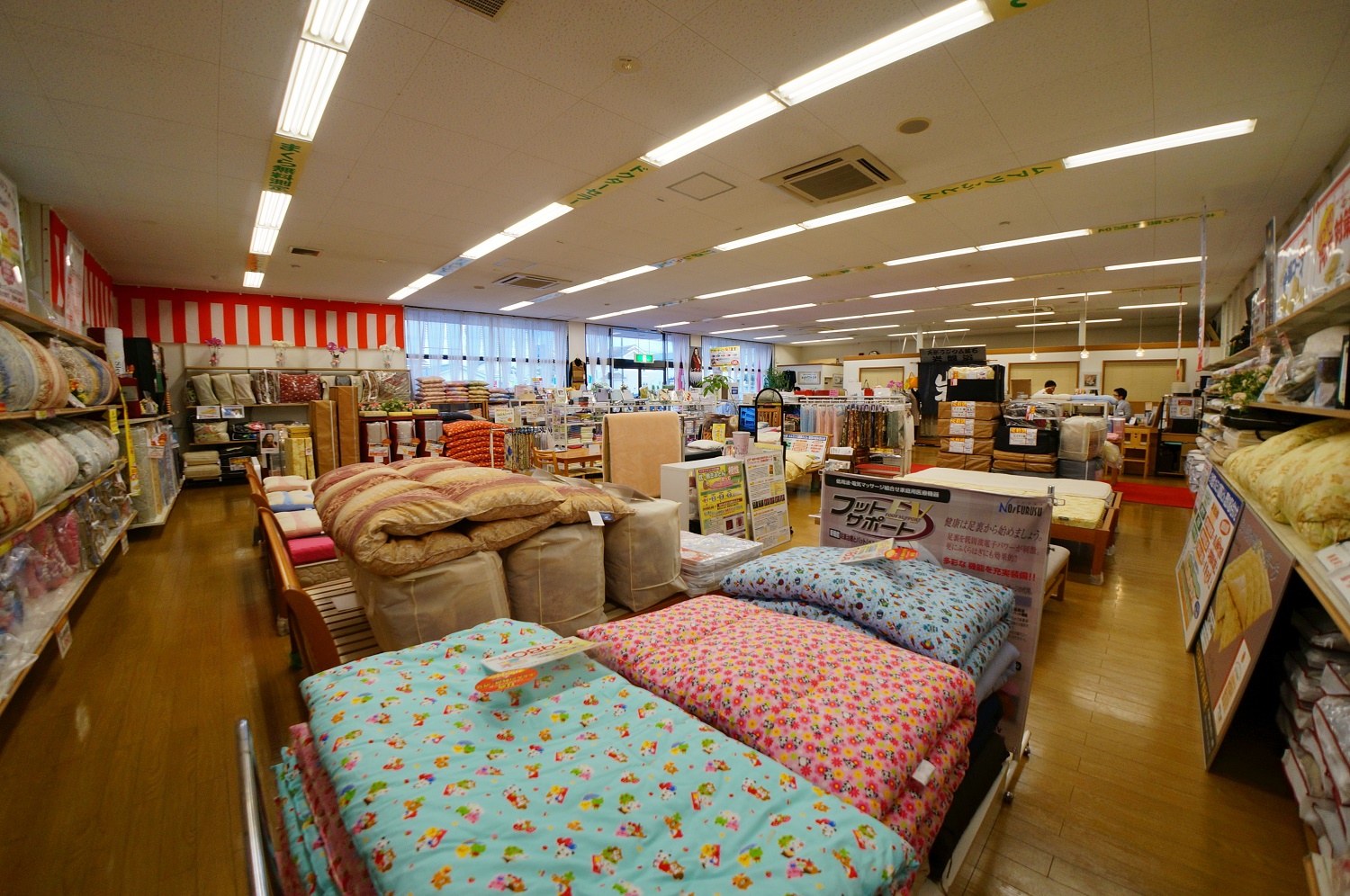 店内2：キクチシング（有限会社菊池寝具店）