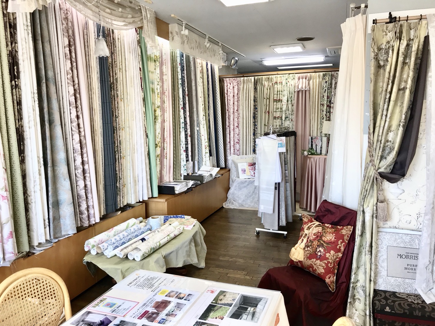 店内4：ショールームセピア（株式会社エース）