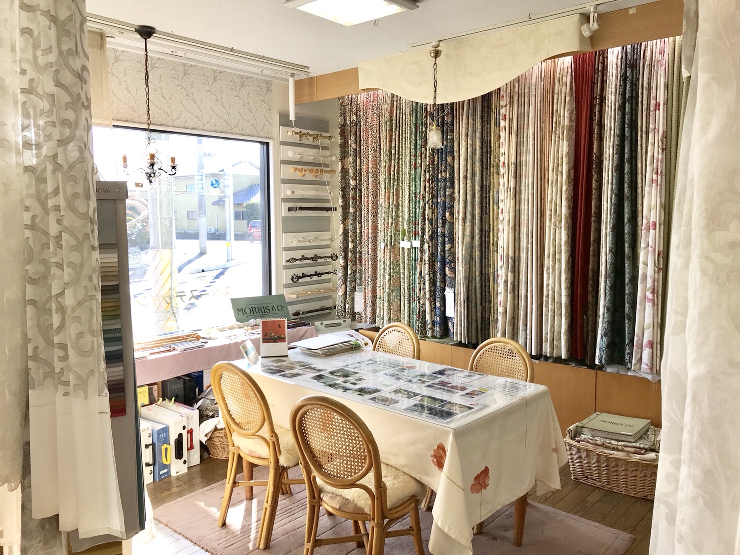 店内5：ショールームセピア（株式会社エース）