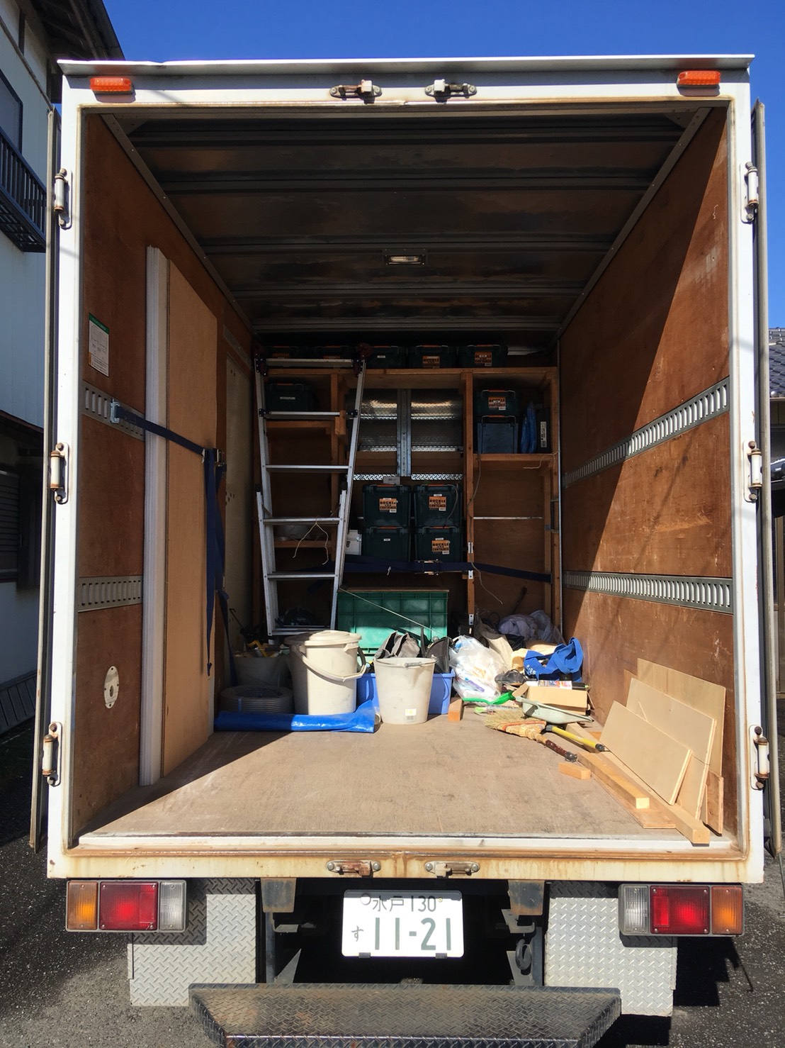 株式会社ヤマカ工事車両