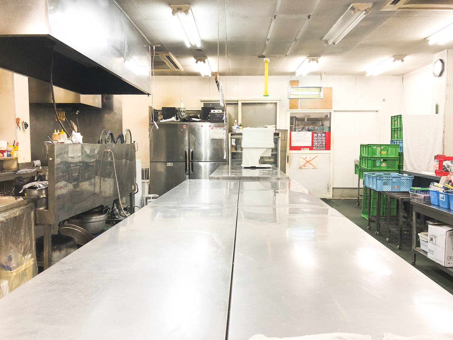 厨房（ブランチワールド）：ブランチワールド からあげ専門店とり家（株式会社カワサキフードサービス）