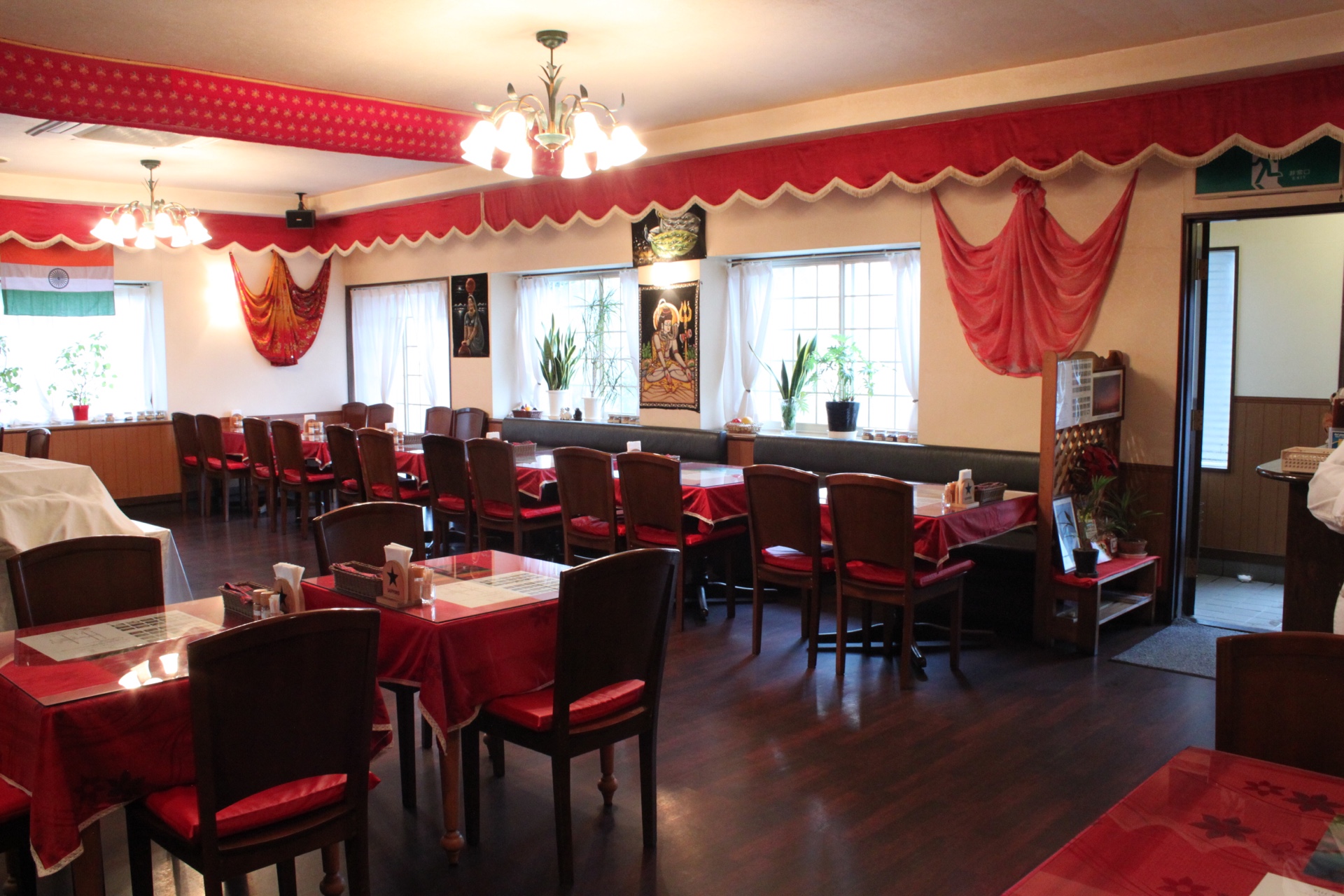 店内4：本場インド料理ブラフマー