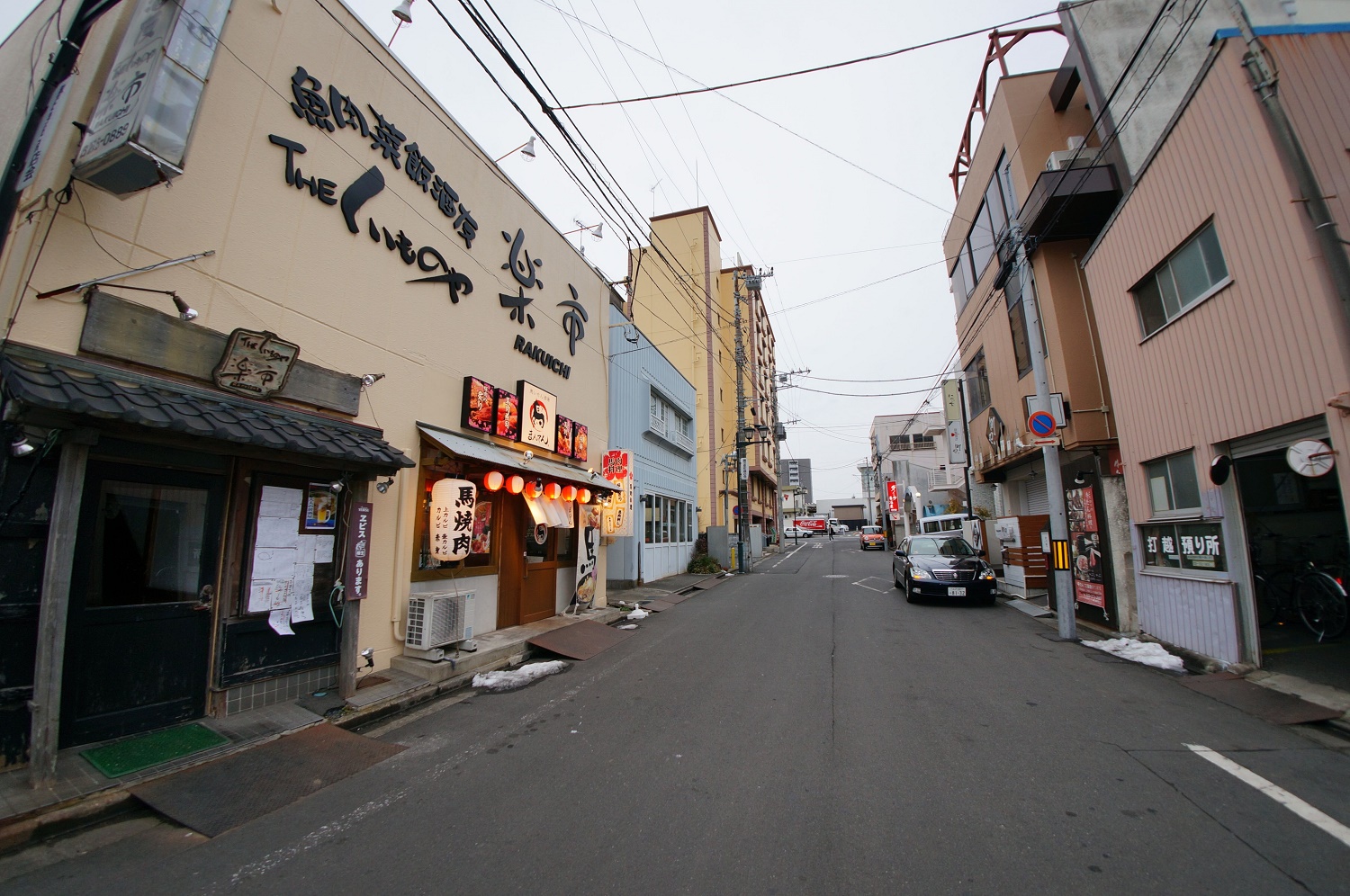 外観2：馬いもん酒場まんてん