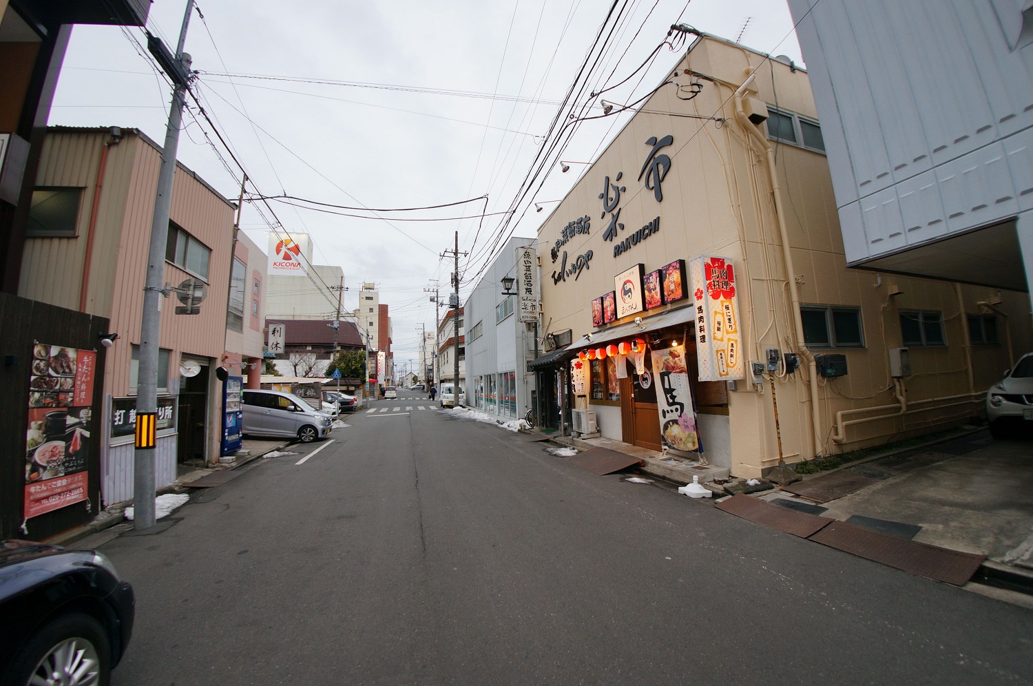 外観3：馬いもん酒場まんてん