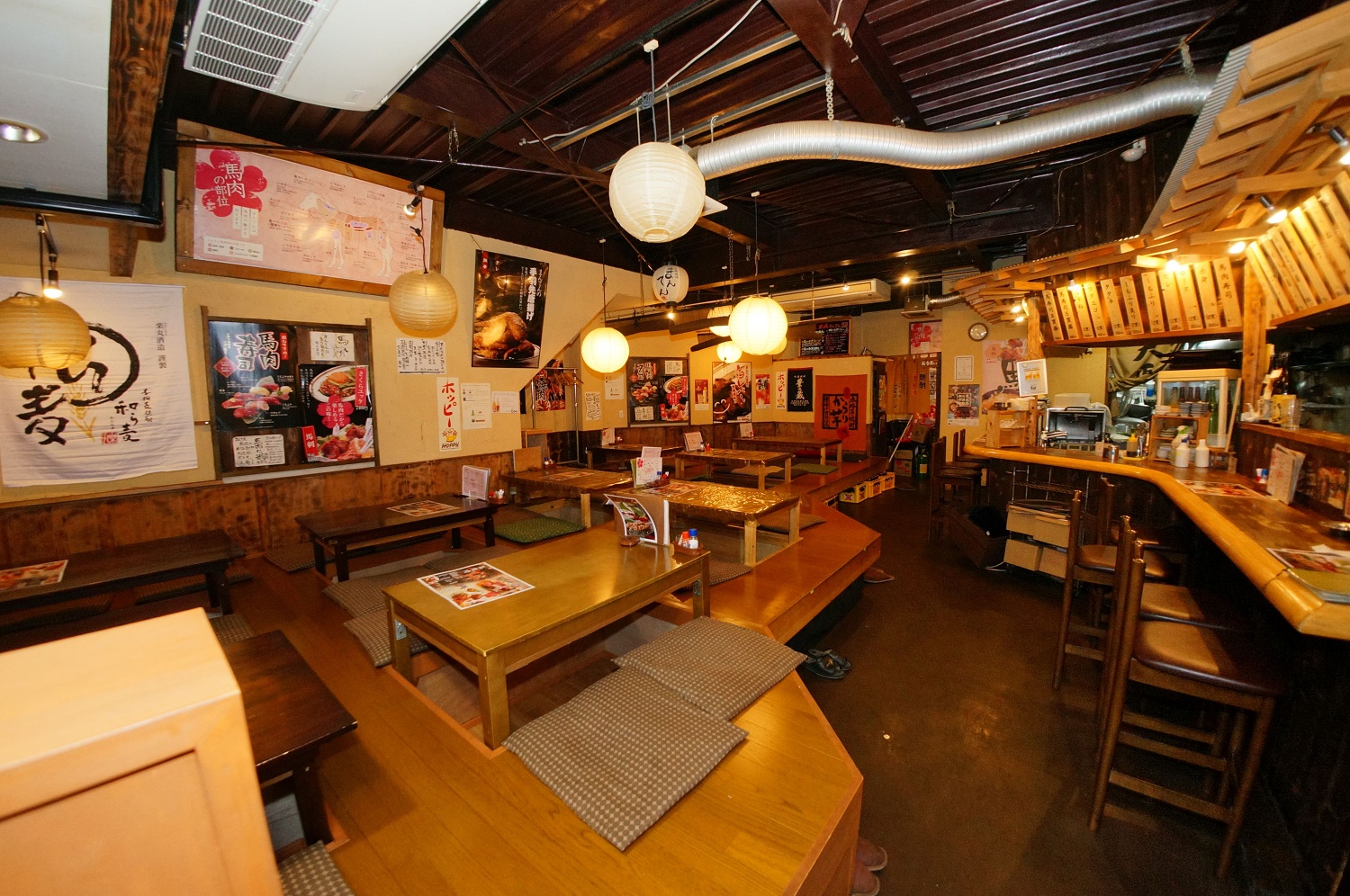 店内1：馬いもん酒場まんてん