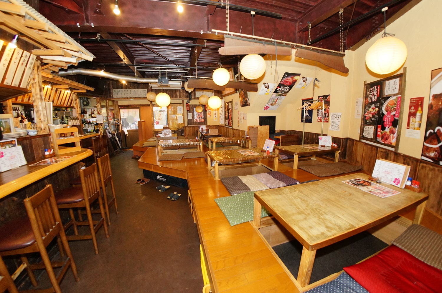 店内3：馬いもん酒場まんてん