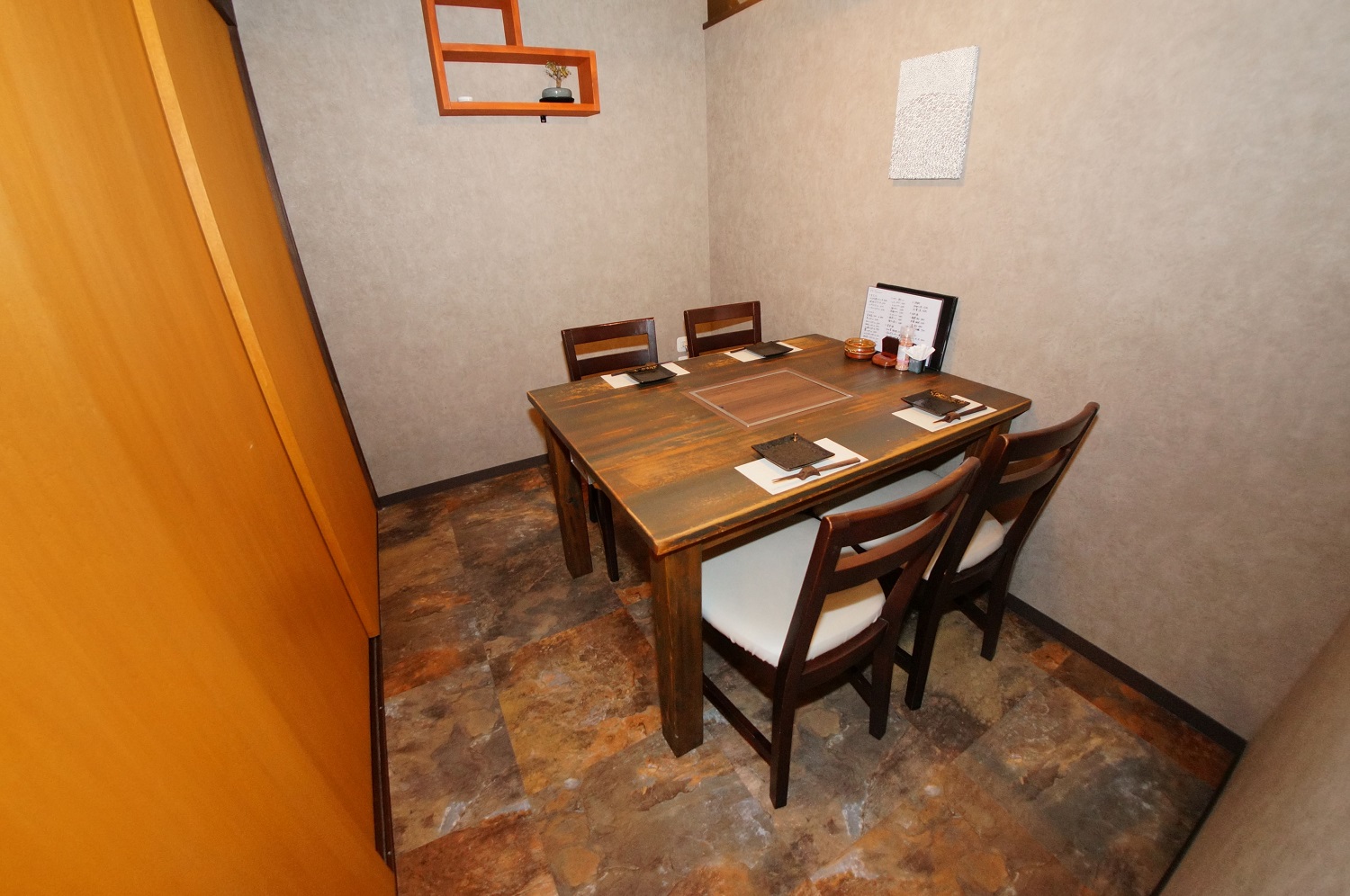 店内4：やきにく楽座