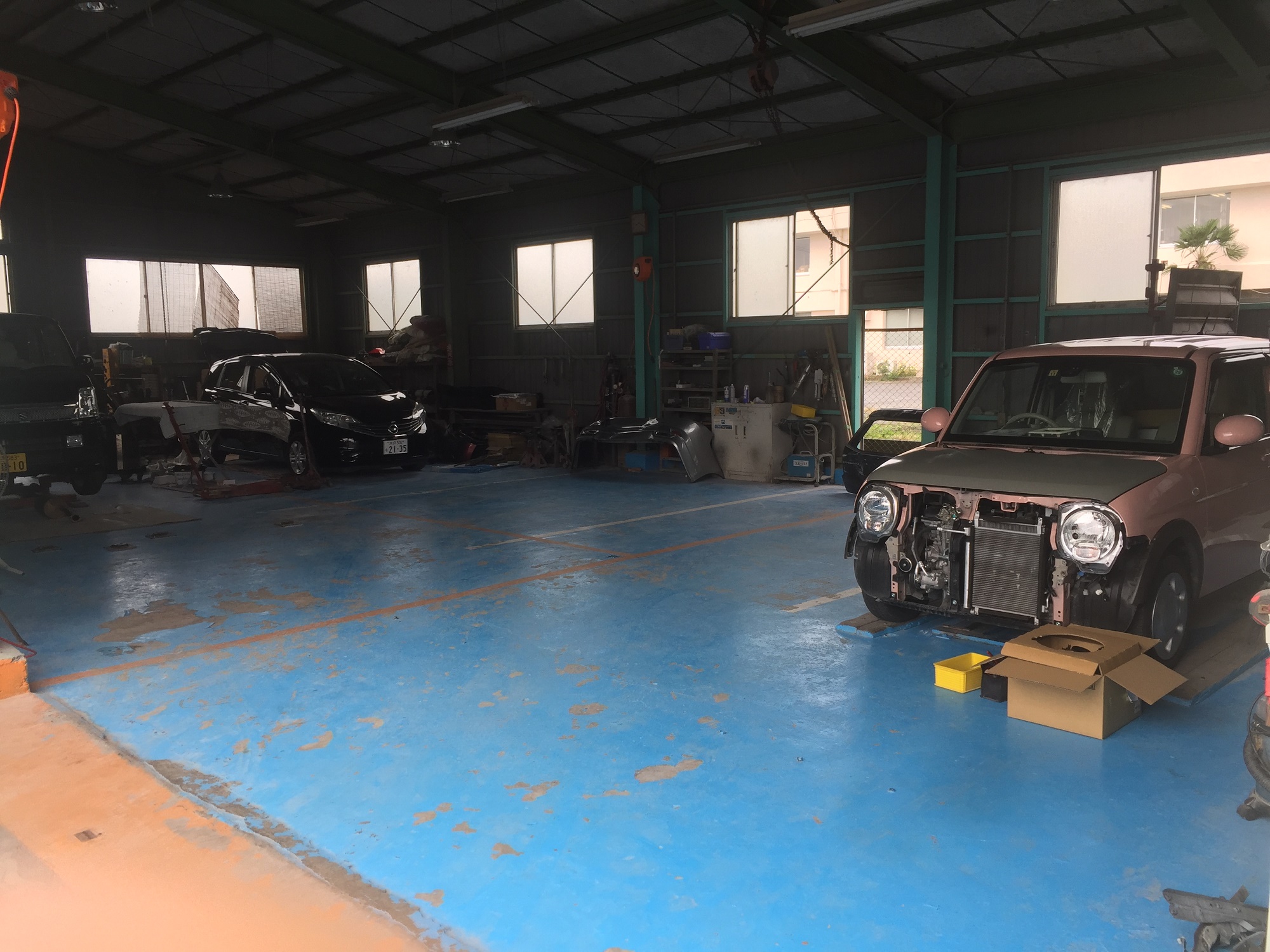 工場内1：山藤工業株式会社