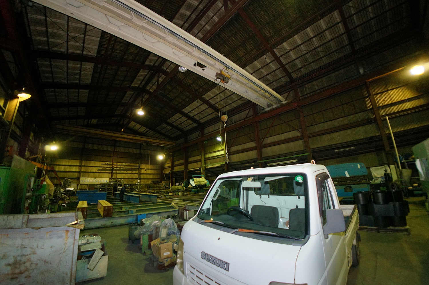 工場内1：有限会社クレスト