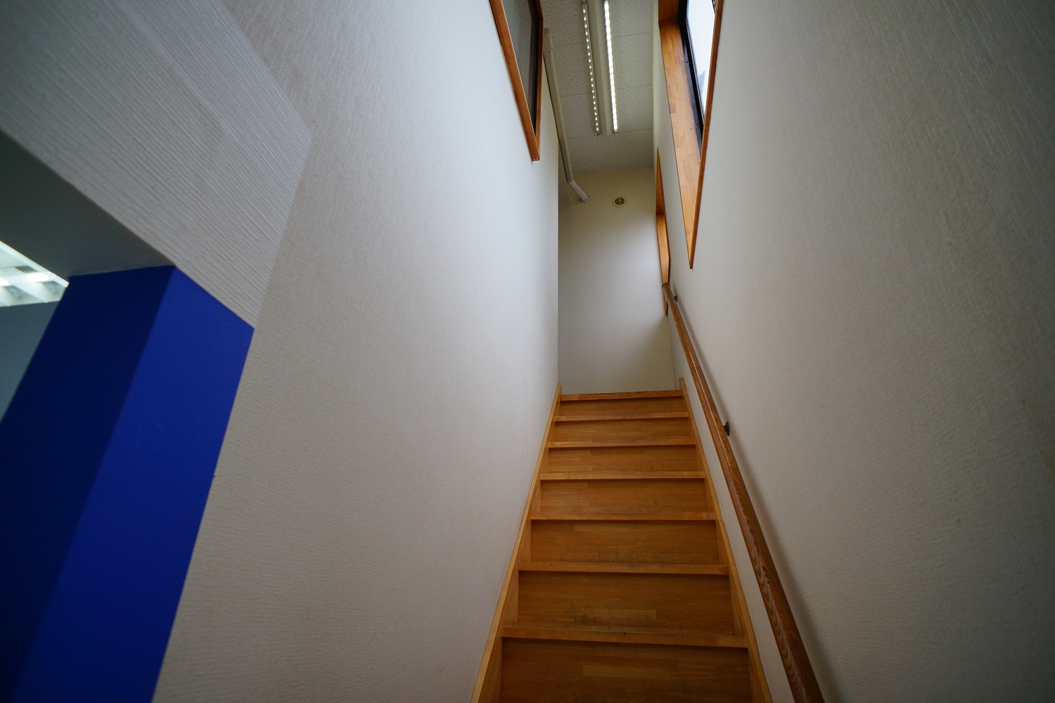 階段：アパマンショップひたちなか店（後藤商事株式会社）