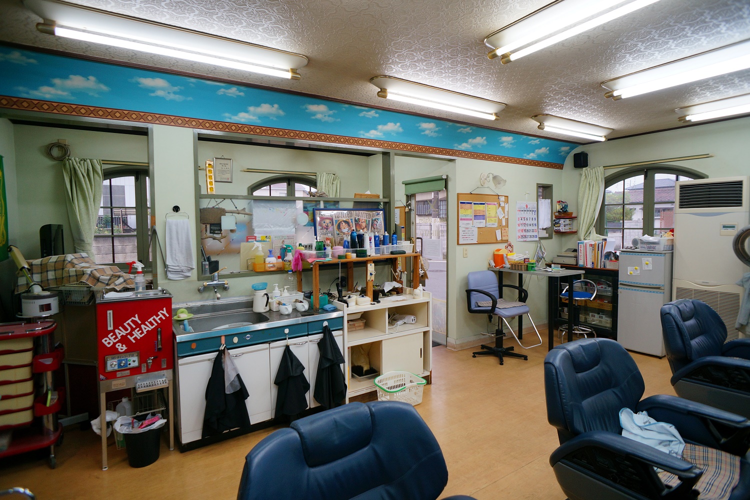 店内2：しらと理容室