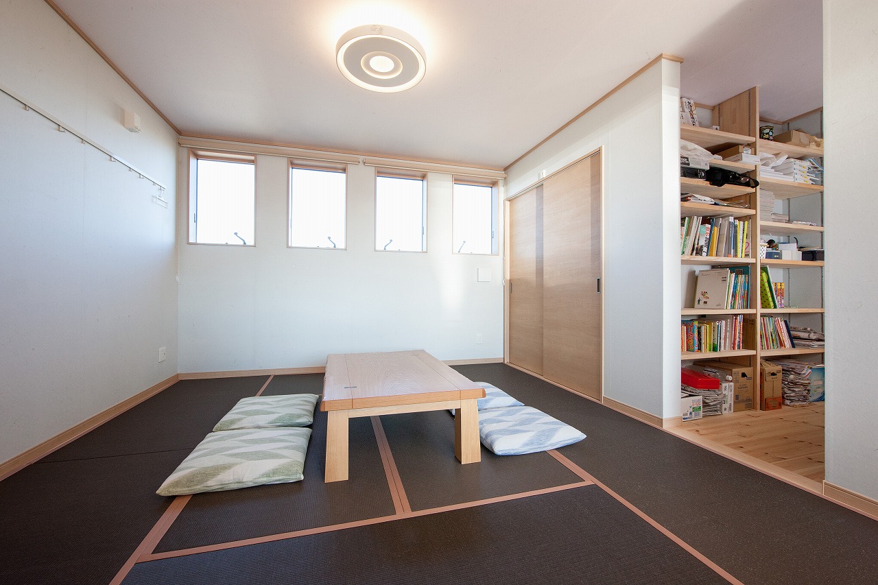 室内2：鈴木建装 住宅展示場