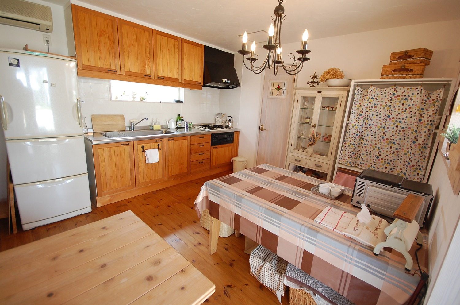 室内1：ポエムガーデンハウス（株式会社キョーリン）