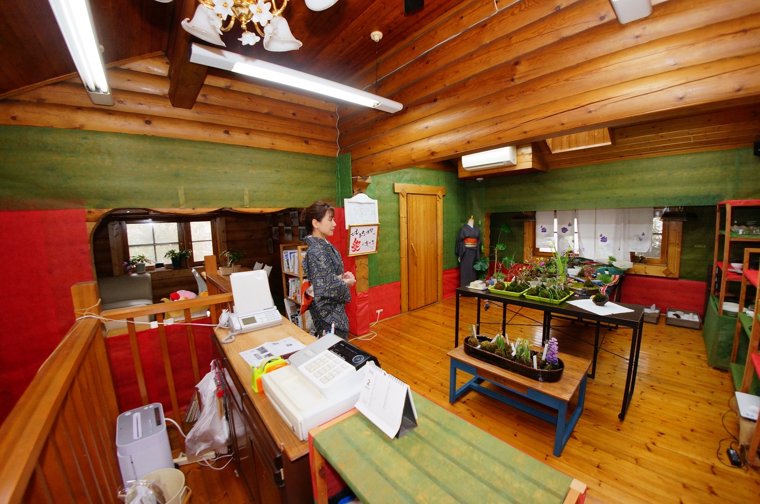 店内2：有限会社マキプランニング