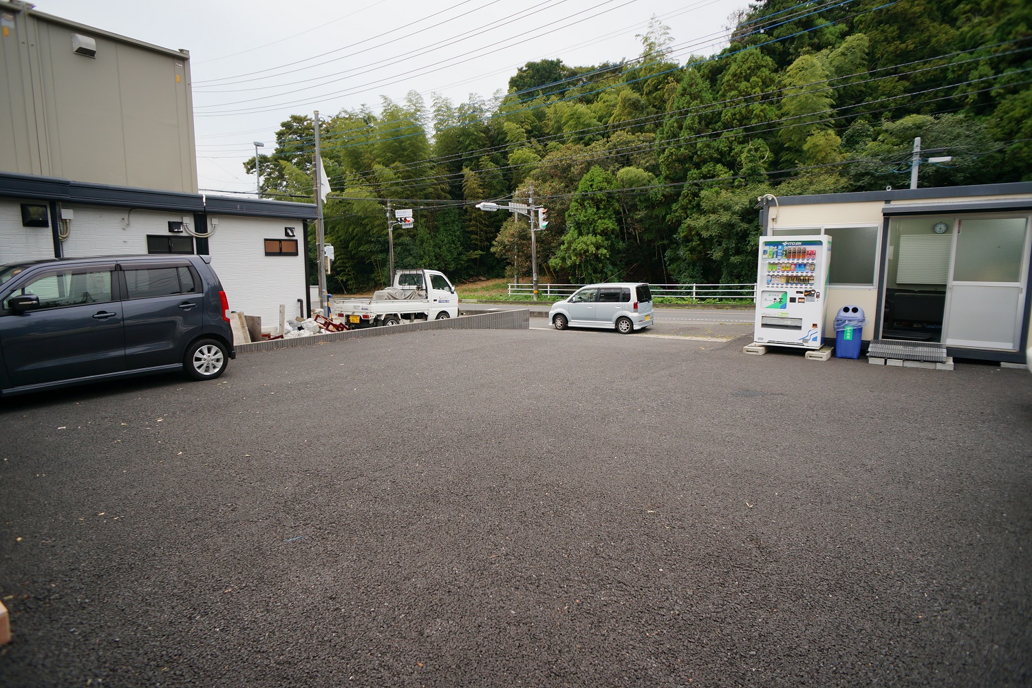駐車場：株式会社アレスキャリア本社事務所